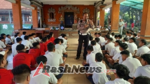Belajar Seru Bareng Polisi, Siswa SMPN 3 Abiansemal Diajari Tertib Berlalu Lintas Sejak Dini