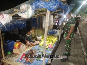 Babinsa Aesesa Bersama Warga Laksanakan Patroli Malam di Kelurahan Danga