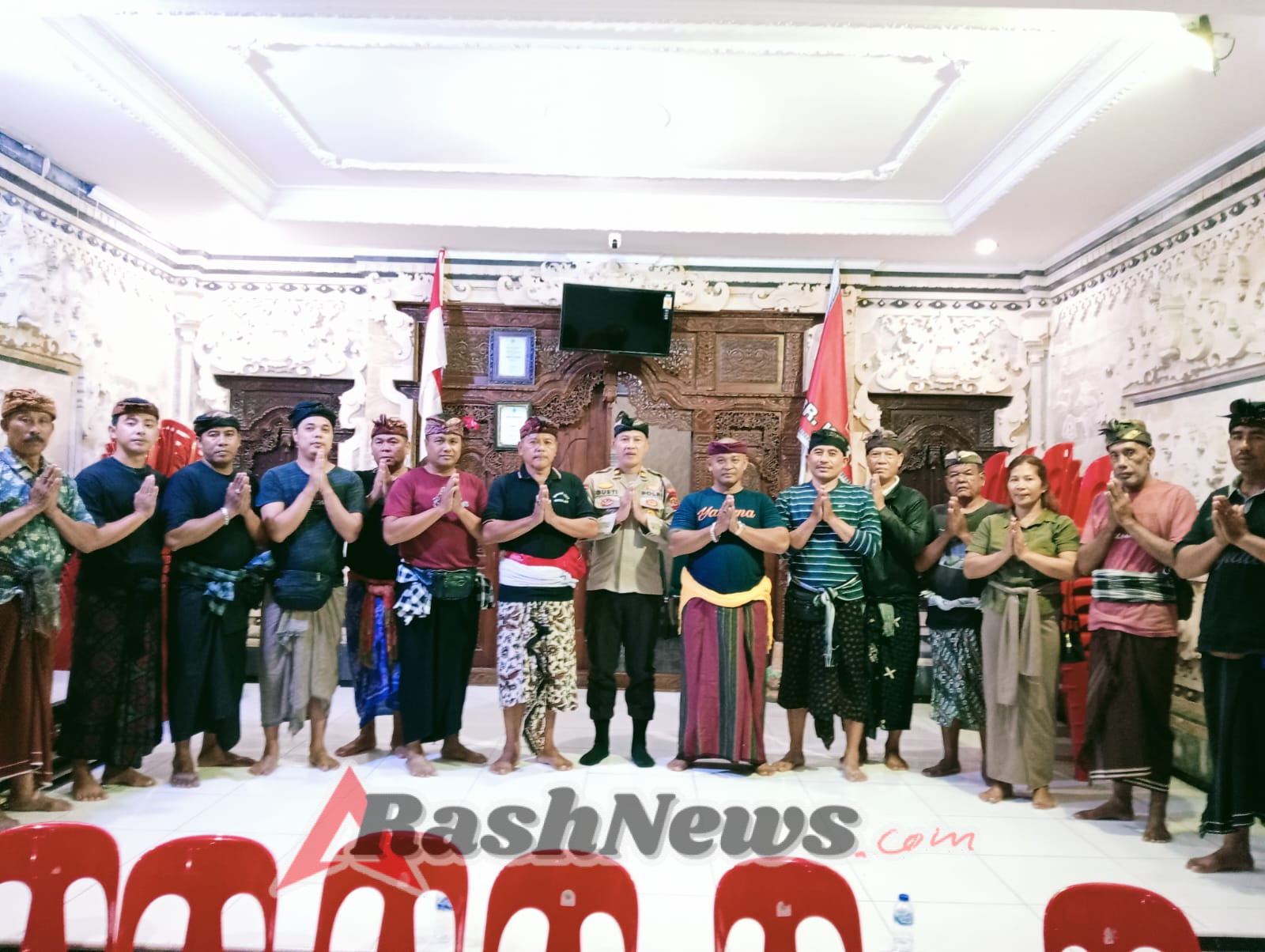 Sat Binmas Polresta Denpasar Gelar Sambang Kamtibmas di Banjar Kerta Jati, Ajak Warga Bijak Bermedsos