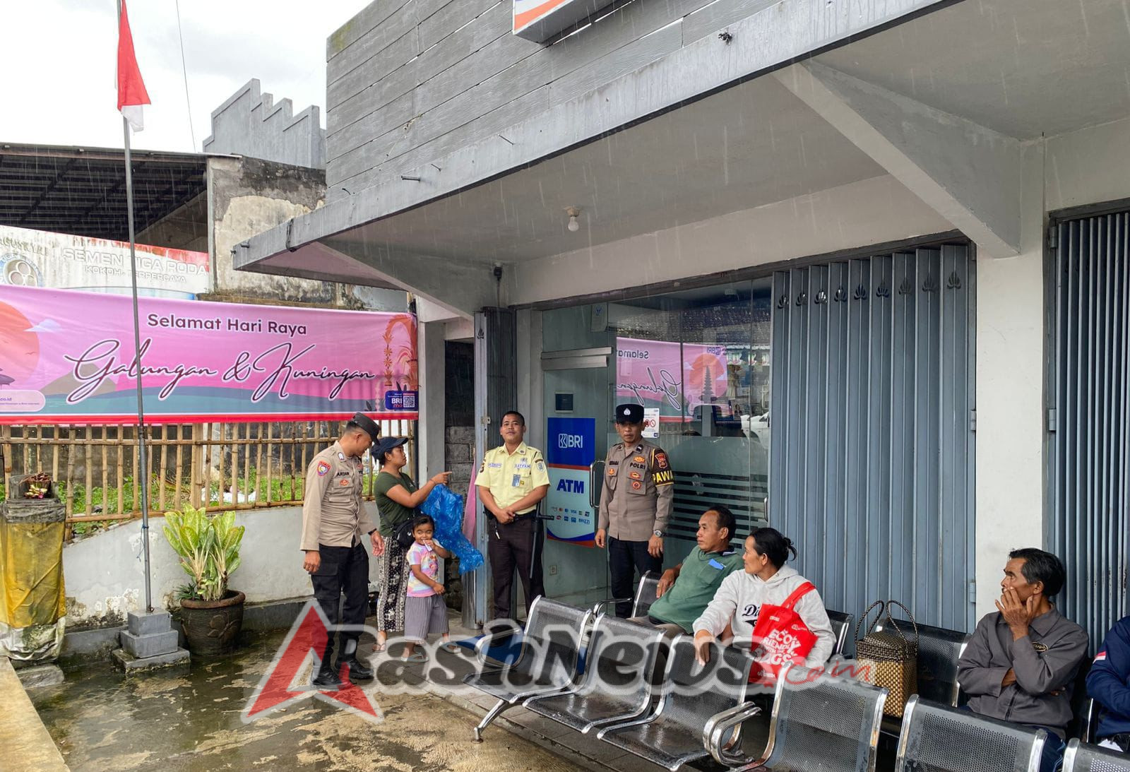 Tidak Hanya Sekadar Patroli, Polsek Pupuan Berdialogis Dengan Warga Mendengarkan Aspirasi dan Keluhan Masyarakat