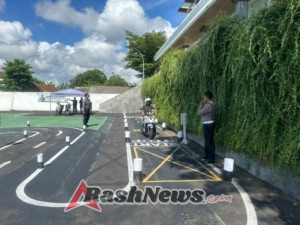 Pastikan Kelayakan dan Keselamatan Berkendara, Pemohon SIM Baru Jalani Uji Praktek di Polres Karangasem