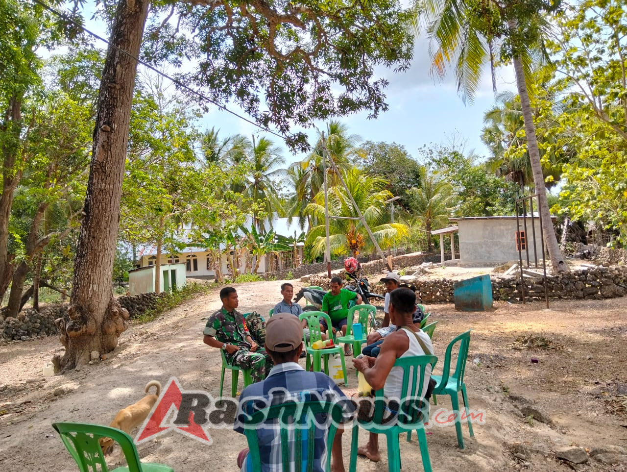Serma Yusuf Tungga Gelar Komsos Bersama Tokoh Masyarakat di Desa Holulai