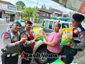 GPM Polsek Selemadeg Salurkan 1 Ton Beras SPHP, di Desa Bajera Utara