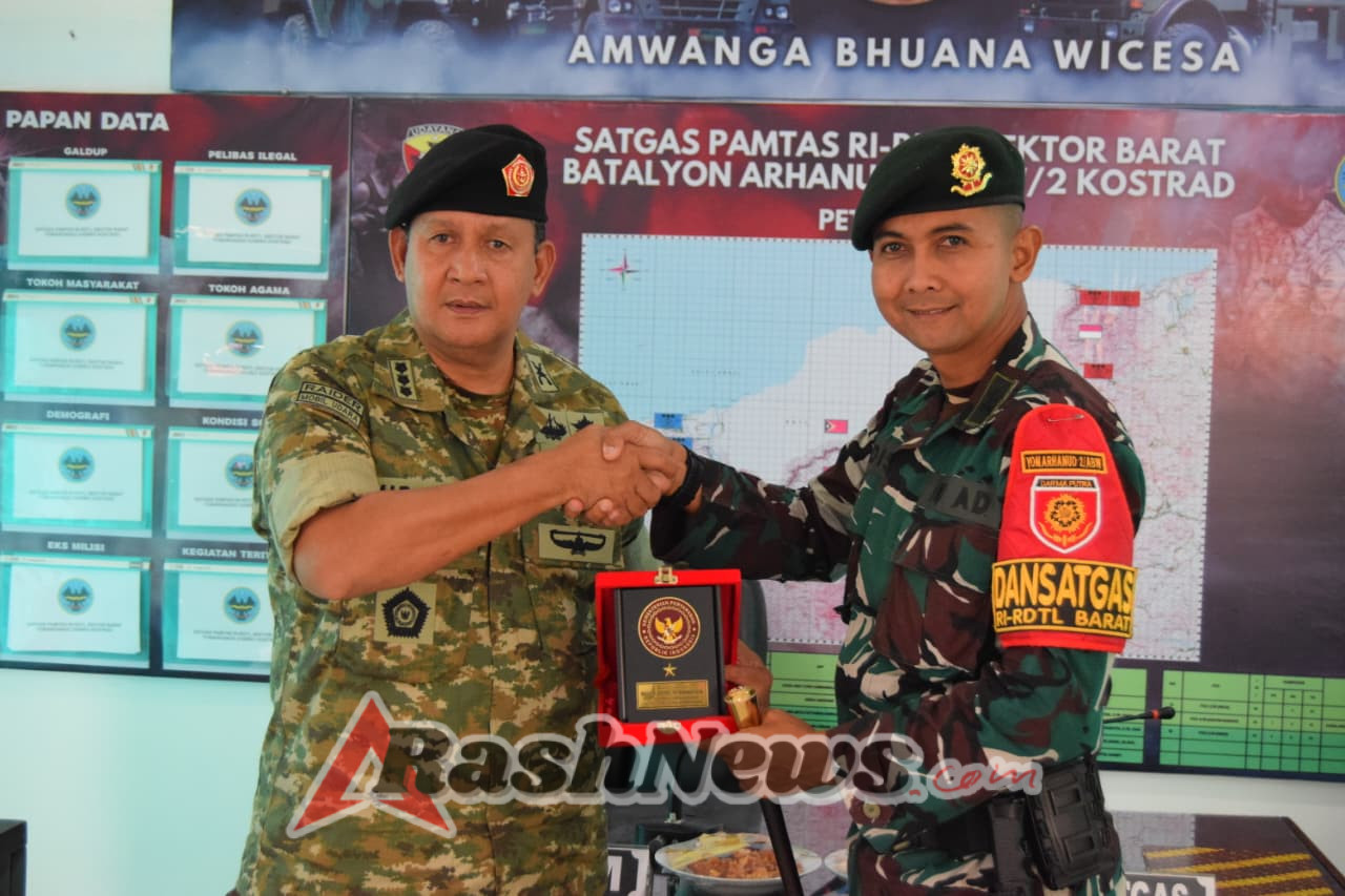 Satgas Pamtas Yonarhanud 2 Kostrad Menerima Kunjungan Kerja Tim Ditjen Strahan Kemhan