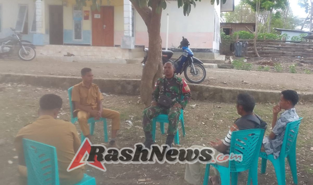 Babinsa Koramil 1618-03/Insut Tekankan Pentingnya Gotong Royong dalam Menyukseskan Program Desa
