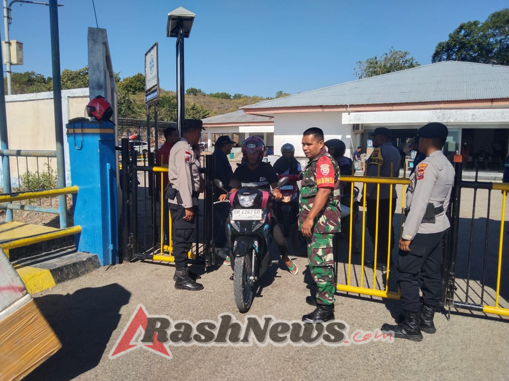 TNI Koramil Pantai Baru Kawal Kelancaran Transportasi Laut di Pelabuhan Fery
