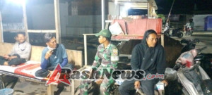 Patroli Malam Babinsa Sekongkang, Bentuk Kepedulian TNI terhadap Kamtibmas