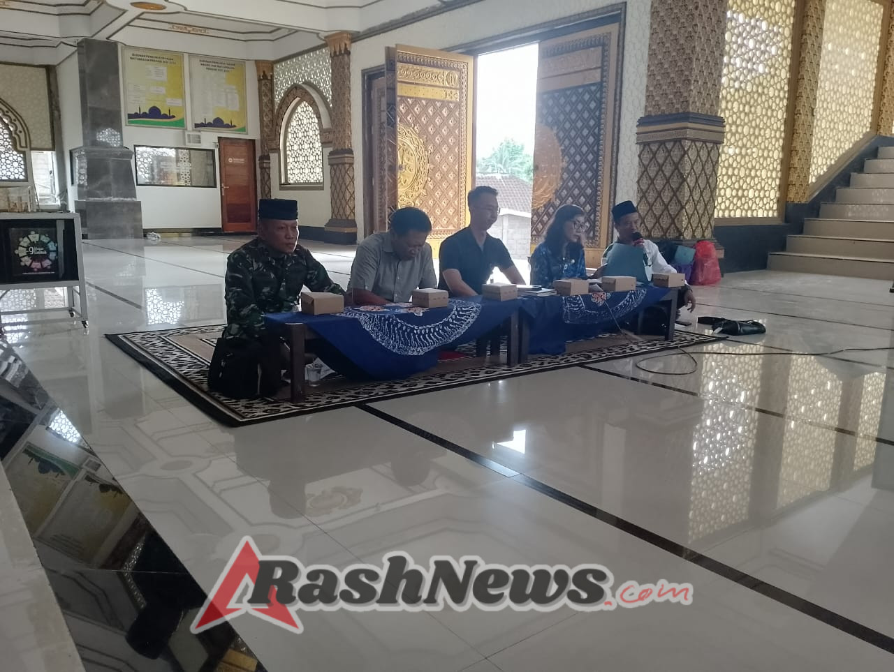 Perkuat persatuan dan kesatuan bangsa, Danramil 1623-01/Karangasem berikan sosialisasi nilai-nilai Pancasila dalam acara ceramah keormasan.