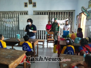 TNI–Nakes Bersatu Jaga Kesehatan Pelajar: 35 Siswa SDN 7 Yehembang Ikuti Imunisasi