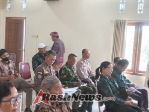 Dukung Stabilitas Ekonomi Desa, Babinsa Jembrana Hadiri Musdesus Penguatan Pinjaman Koperasi Merah Putih