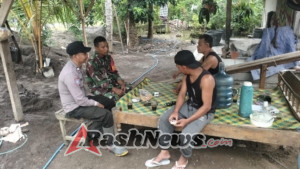 Pererat Hubungan dengan Warga, Babinsa dan Bhabinkamtibmas Mantapkan Sinergi Keamanan di Melaya