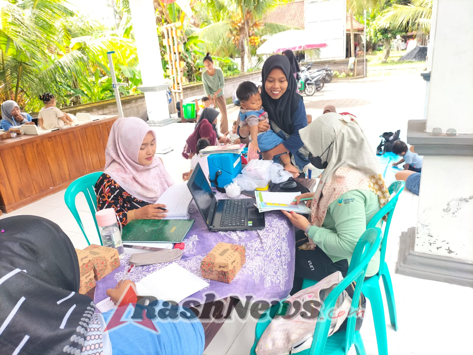 Babinsa Cupel Dampingi Pelaksanaan Posyandu Demi Kesehatan Anak dan Balita