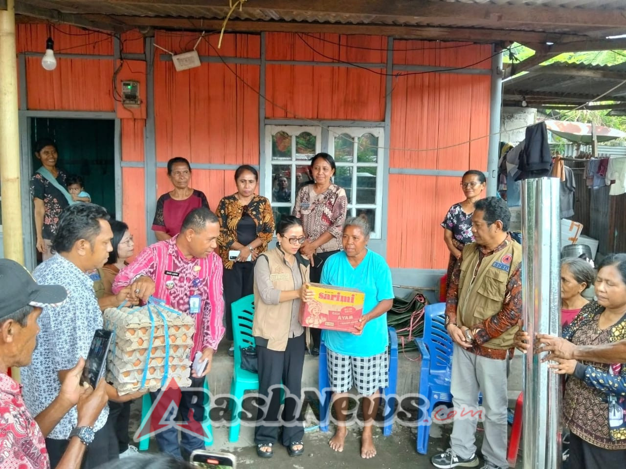 Sinergi Pemerintah dan TNI–Polri, Bantuan Disalurkan kepada Korban Musibah di Kelurahan Tetandara