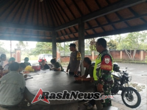Babinsa dan Bhabinkamtibmas Pastikan Pelaksanaan VCT Mobile Berjalan Aman dan Lancar di Jembrana