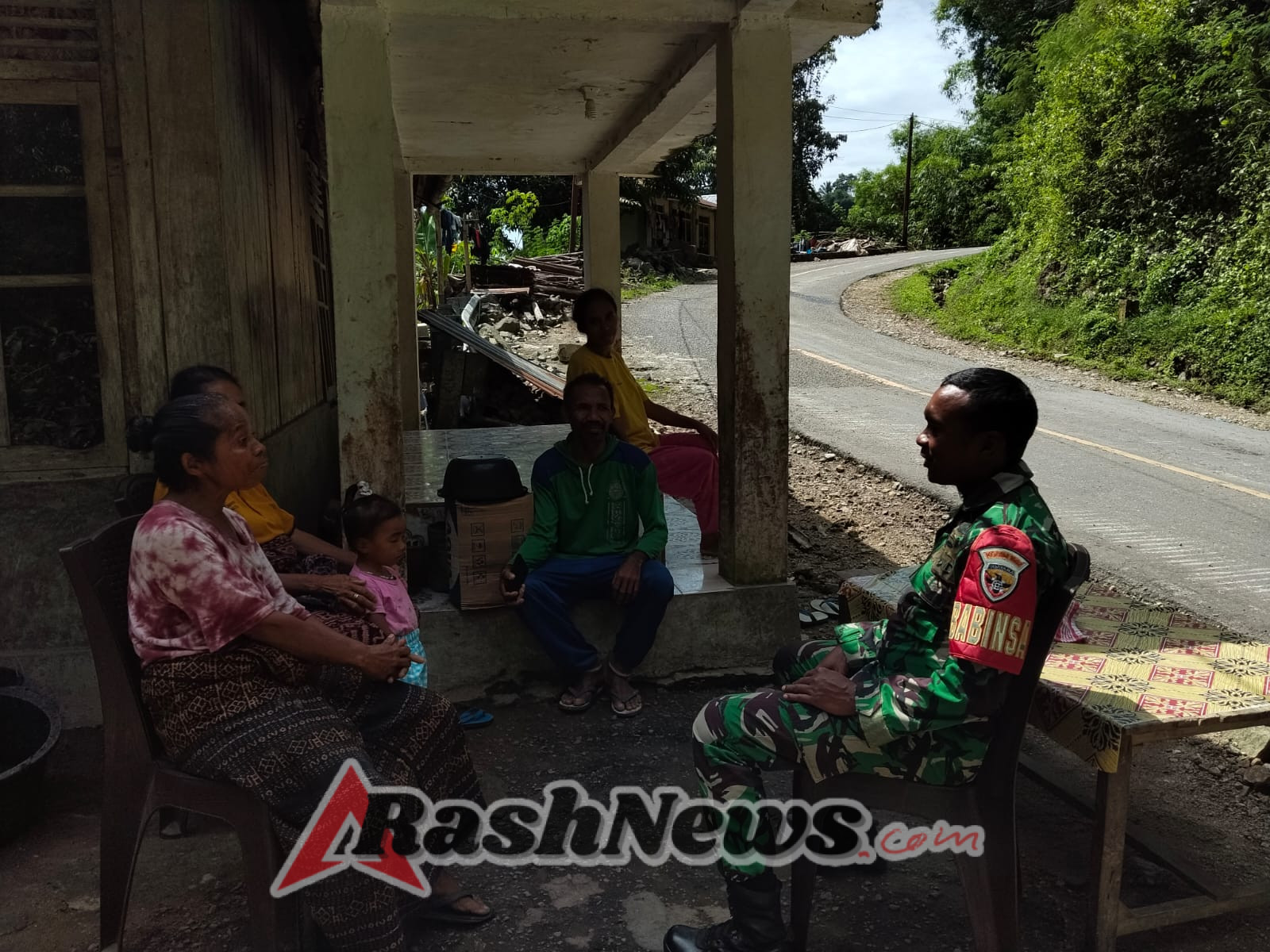 Masyarakat Desa Wonda Antusias Sambut Kehadiran Babinsa dalam Komsos dan Pamwil