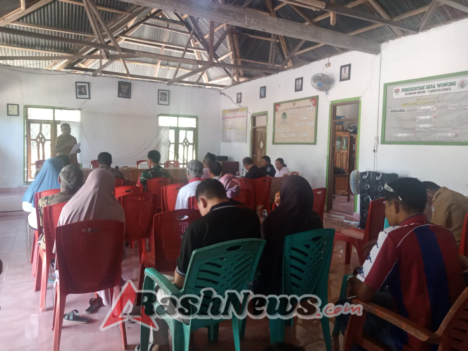 Koramil 1624-04/Omesuri Dukung Program DRPPA, Babinsa Hadiri Sosialisasi di Desa Wowong