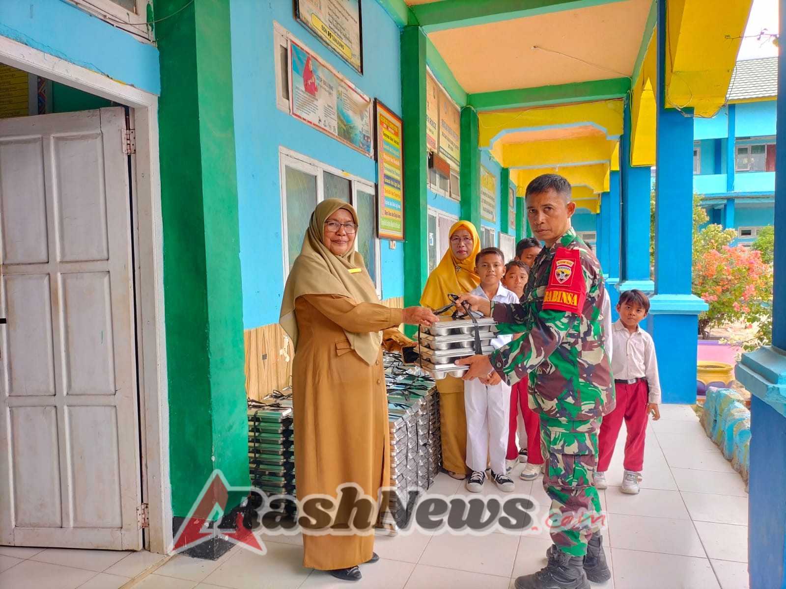 “Serka Toto Dampingi dan Cek Menu Makan Bergizi Gratis untuk 3.500 Siswa Kota Bima”