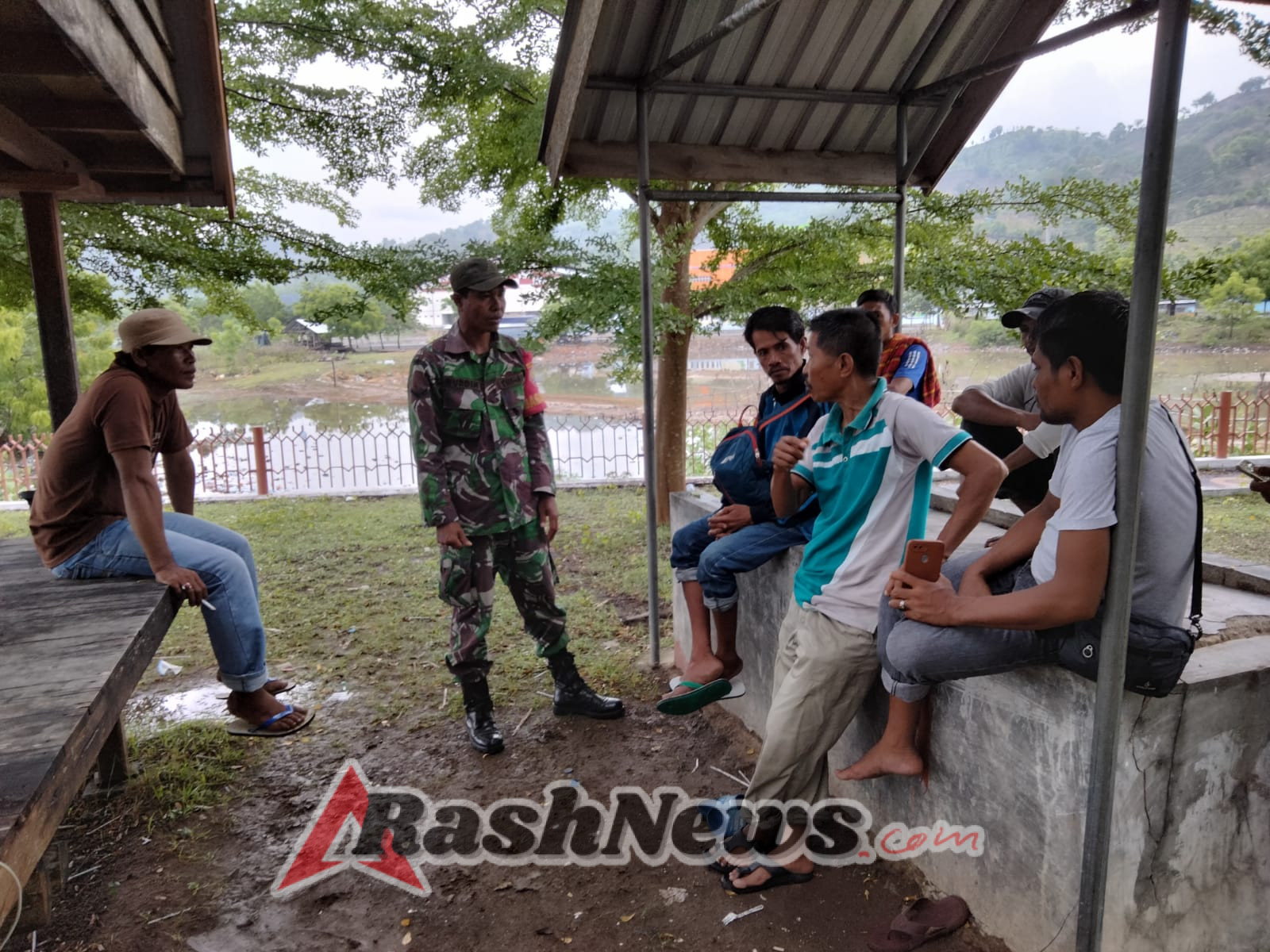 Babinsa Pusu Ajak Warga Jaga Etika Pergaulan untuk Hindari Konflik Sosial