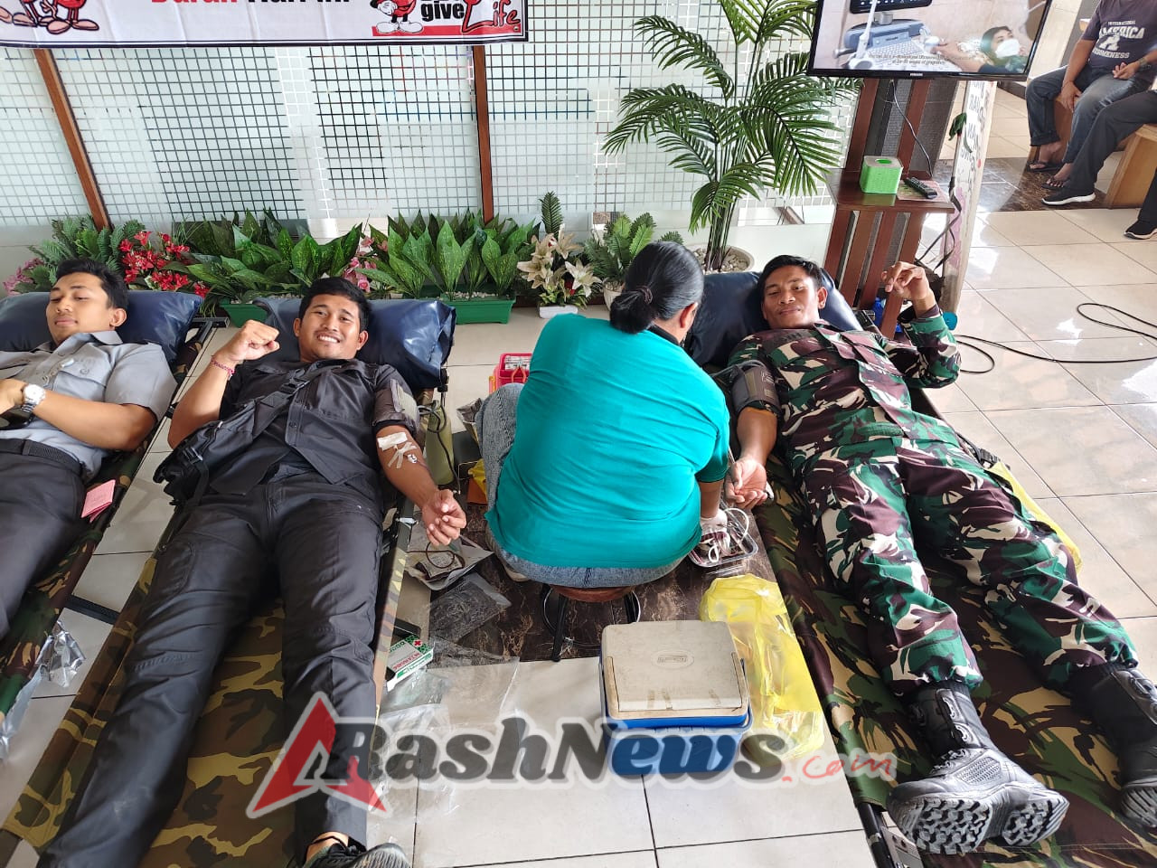 Ikut Serta Donor Darah HUT Ke 26 RSU Permata Hati, Kodim Klungkung Usung Misi Kemanusiaan
