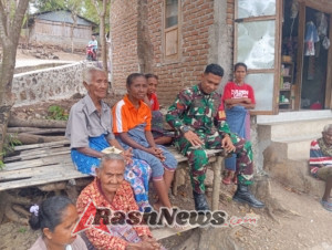 Babinsa Koramil 1618-03/Insut Imbau Warga Lansia di Desa Bakitolas Jaga Kesehatan dan Kebersihan