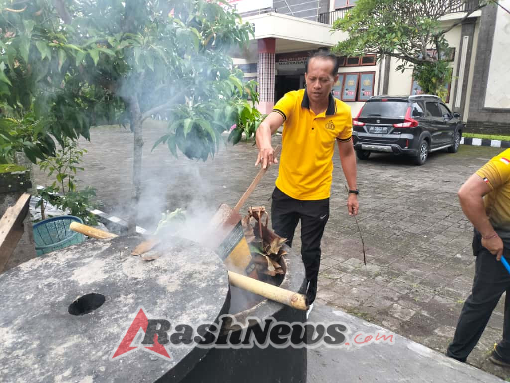 Polsek Selemadeg Gelar Kurvei Kebersihan Sambut Galungan