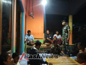 Ronda Malam di Desa Mawu, Babinsa Ingatkan Warga Cek Keamanan Rumah dan Kelengkapan Berkendara