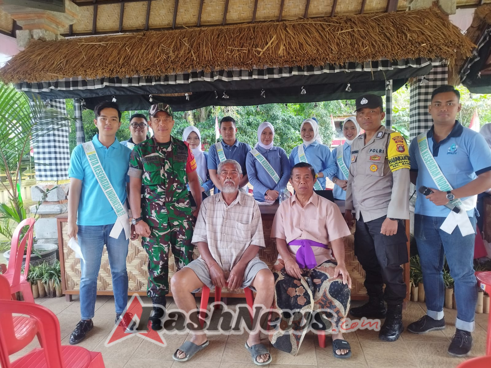 Bhabinkamtibmas Kelurahan Kubu Monitor Pelaksanaan Pemeriksaan Kesehatan Gratis oleh Ikatan Duta Kesehatan Indonesia