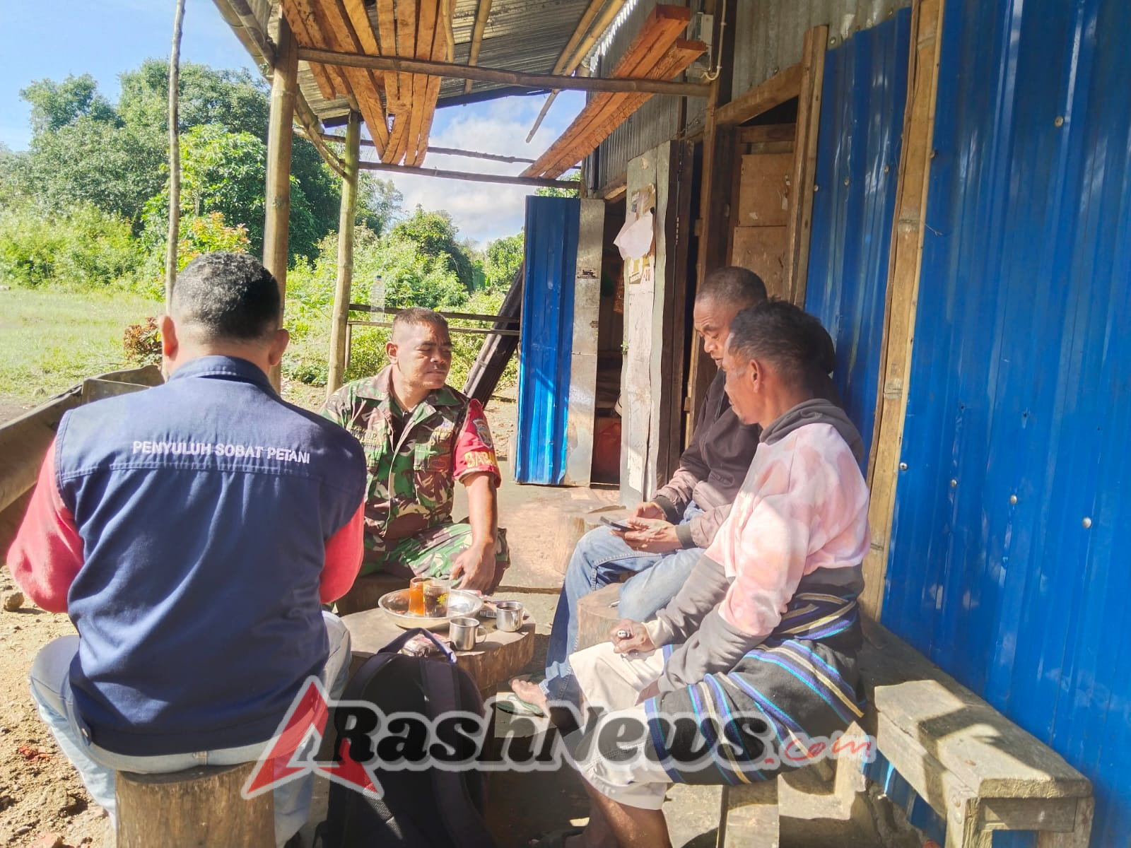 Satkowil TNI-AD Perkuat Kemanan Desa Wologai Timur Lewat Komsos dan Pemantauan