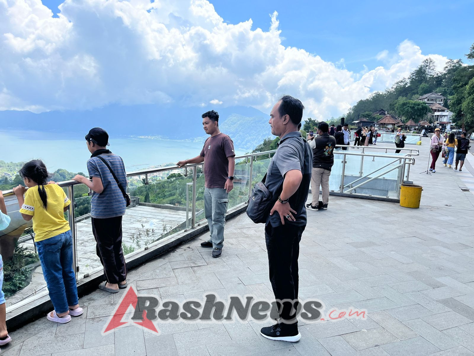 Polres Bangli Gelar Pengaturan Arus Lalu Lintas di Obyek Wisata Penelokan Kintamani di Akhir Pekan