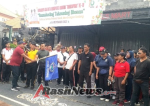 Danramil 1611-06/Petang: Jalan Santai di Desa Petang Cara Warga Rayakan HUT Mangupura ke-16
