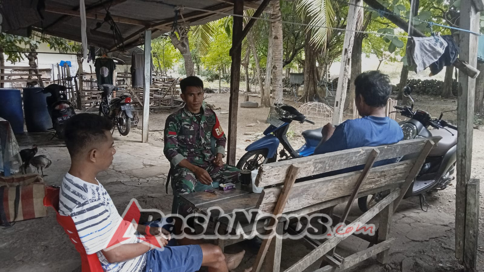 Praka Fandri Lofa Monitoring Wilayah Dusun Lasikode, Tekankan Pentingnya Perawatan Saluran Air