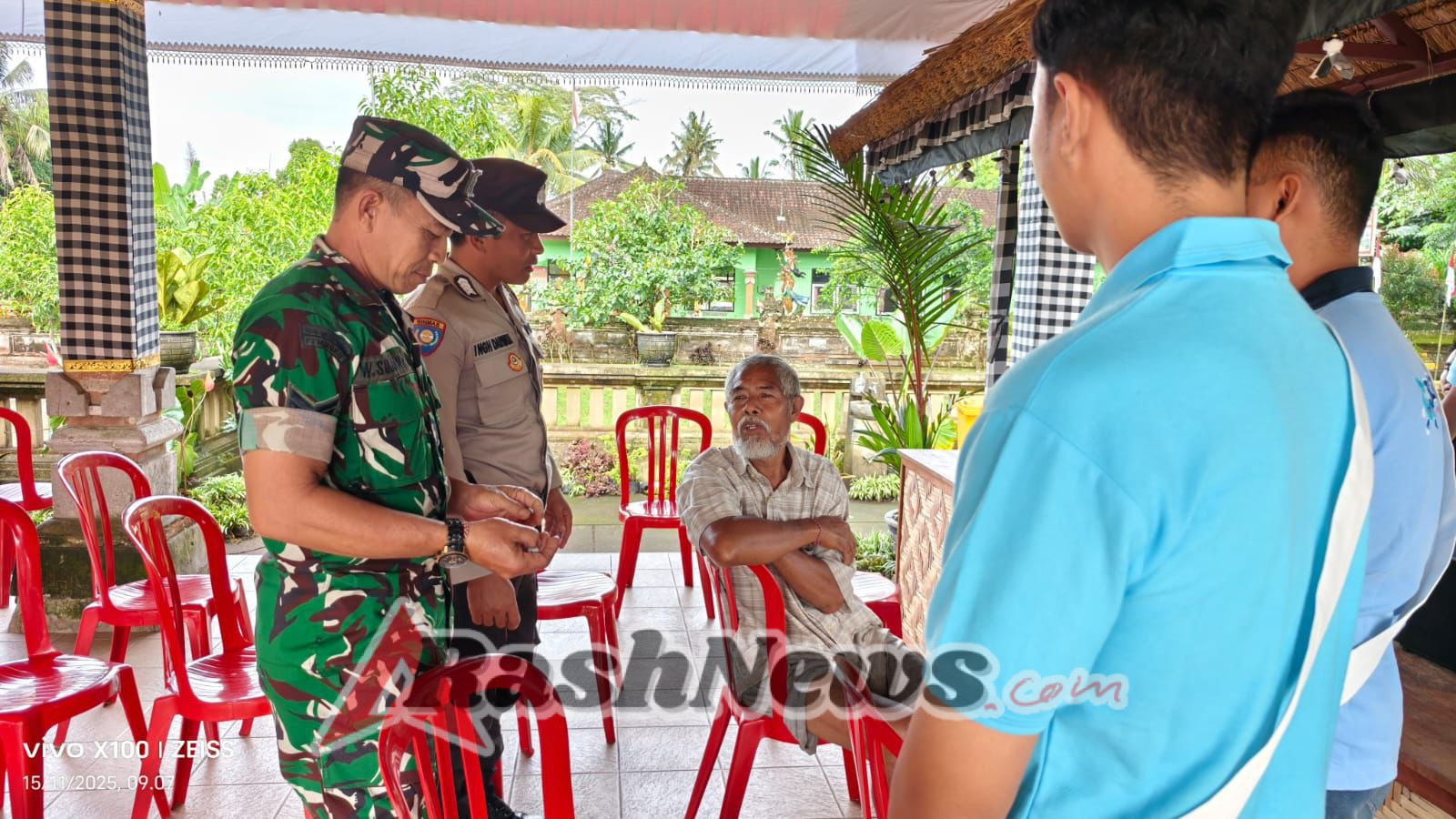 Sinergi TNI dan Duta Kesehatan 2025, Babinsa Kubu Monitoring Pelayanan Cek Kesehatan Gratis di Penglipuran