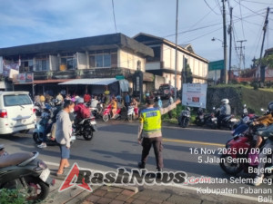 Cegah Macet/Laka, Polsek Selemadeg Strong Point pagi Simpang Pasar Bajera