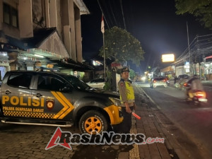 Jaga Kondusifitas Wilayah, Blue Light Patrol Polsek Denbar Stasioner di Beberapa Titik Kerawanan Kamtibmas