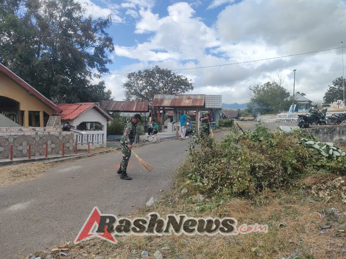 Sinergi Babinsa dan Masyarakat Wailaming Gelar Aksi Bersih Lingkungan