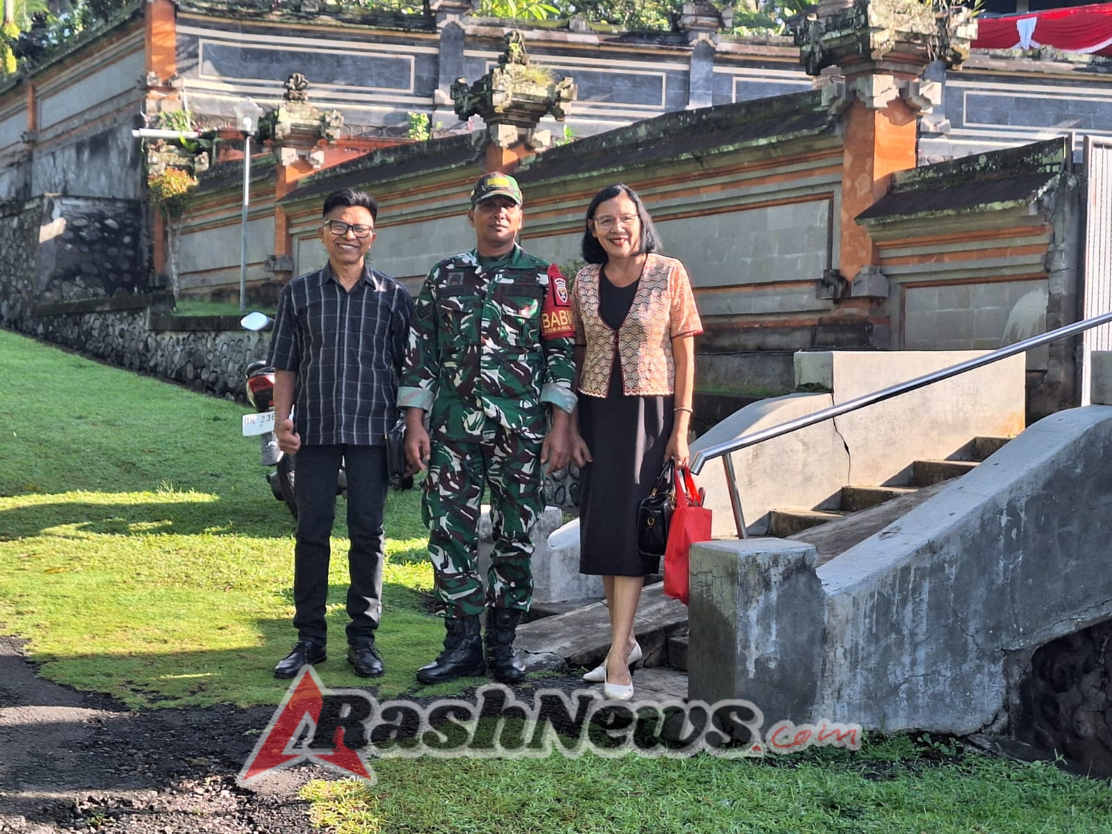 Perkuat Kerukunan Umat Beragama, Babinsa Blimbingsari Kawal Ibadah di Tiga Gereja Melaya