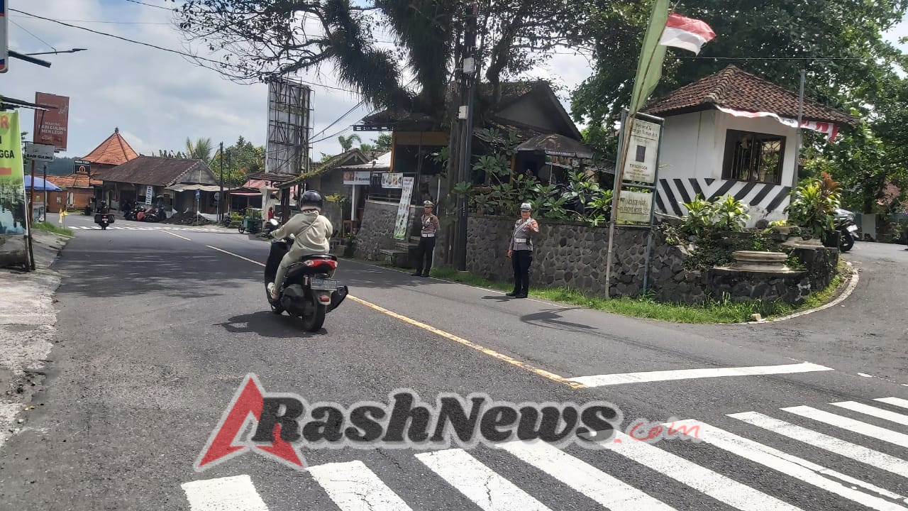 Sat Lantas Melaksanakan Pengamanan di Obyek Wisata Tirtagangga