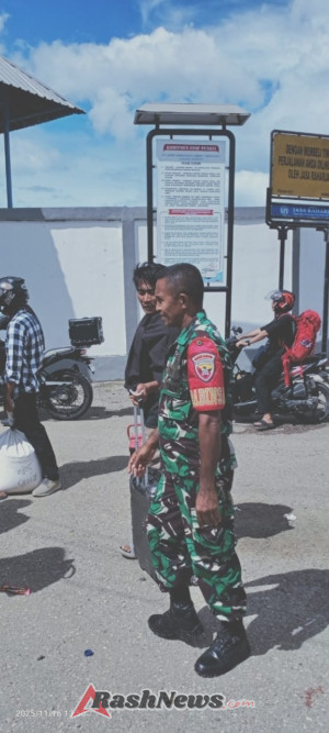 Kodim 1627 Rote Ndao Kawal Aktivitas Bongkar Muat di Pelabuhan Pantai Baru