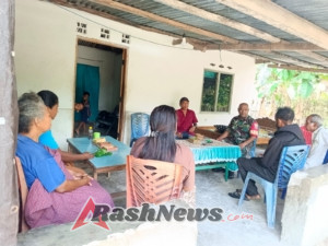 Babinsa Koramil 1618-04/Bisel Laksanakan Anjangsana dan Himbau Warga Jaga Kamtibmas