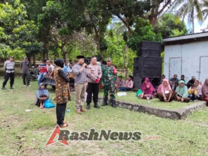 Babinsa Koramil Wolowaru Turun Langsung di Kegiatan Pengobatan Gratis dan Khitanan Massal Ndori