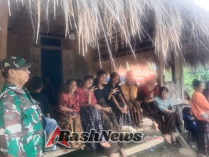 Babinsa Koramil 1602-04/Maurole Aktif Berinteraksi dengan Warga Desa Maurole Selatan