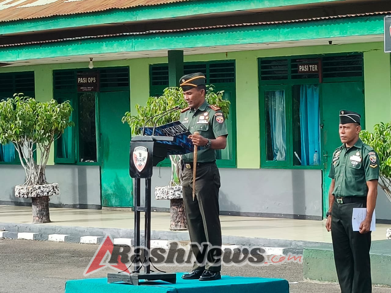 Kodim 1624/Flotim Gelar Upacara Bendera 17-an, Dandim Tekankan Tertib Administrasi dan Peningkatan Kinerja Satuan