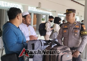 Polres Bandara Ngurah Rai Berikan Pelayanan Humanis kepada Wisatawan dii Terminal Domestik