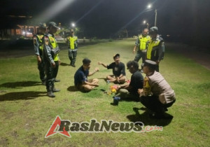 Perkuat Pengawasan Wilayah, Bhabinkamtibmas Kesiman Petilan Bersama Linmas Laksanakan Patroli Terpadu