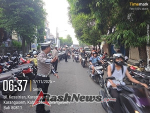Sat Lantas Polres Karangasem Melaksanakan Pengaturan di Pasar Amlapura Dalam rangka Ops Zebra 2025