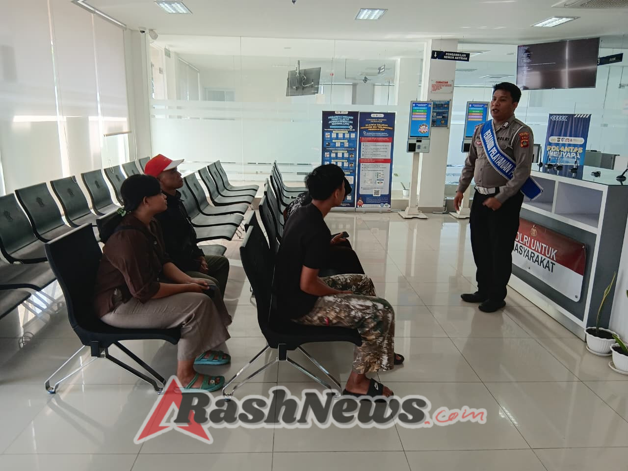 Hari Pertama Ops Zebra, Satlantas Polres Karangasem Tingkatkan Pelayanan SIM dan Edukasi Pengendara untuk Cegah Laka Lantas