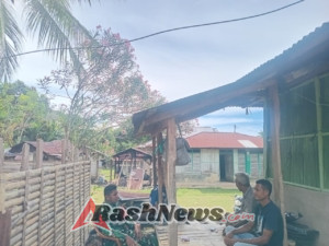 Komsos dan Pamwil, Babinsa 1602-02/Wolowaru Tingkatkan Kamtibmas di Detuena