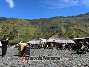 Satgas Yonif 743/PSY  Bawa Sukacita Baru untuk Jemaat Gereja GIDI