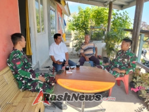 Babinsa Koramil 1624-03/Lewoleba Pererat Silaturahmi dan Lakukan Komsos di Perumahan Tanah Merah