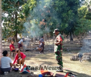 Babinsa 1627-03/Batutua Tingkatkan Silaturahmi dan Pengawasan Wilayah di Rote Barat Daya